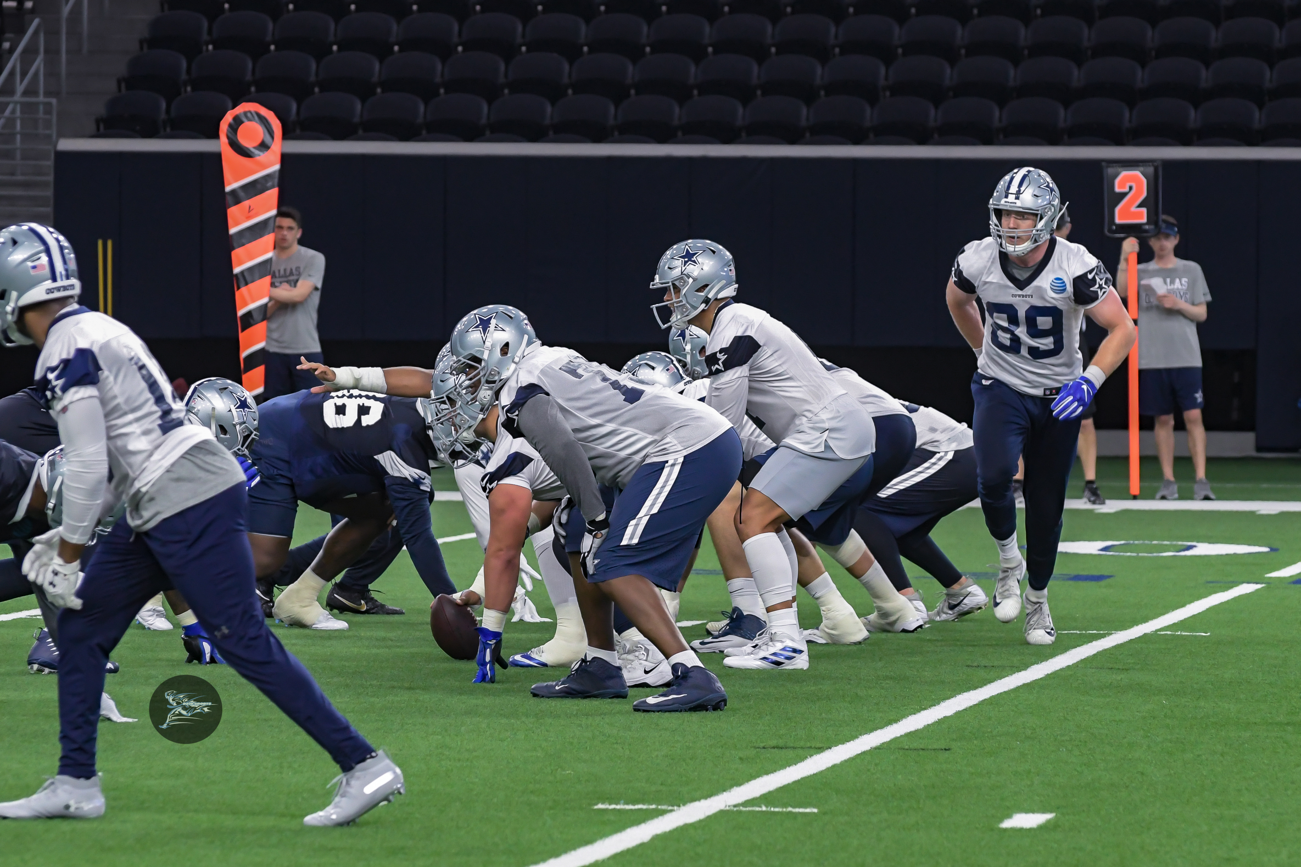 Cowboys 1st-round pick Vander Esch misses OTA with sprained ankle