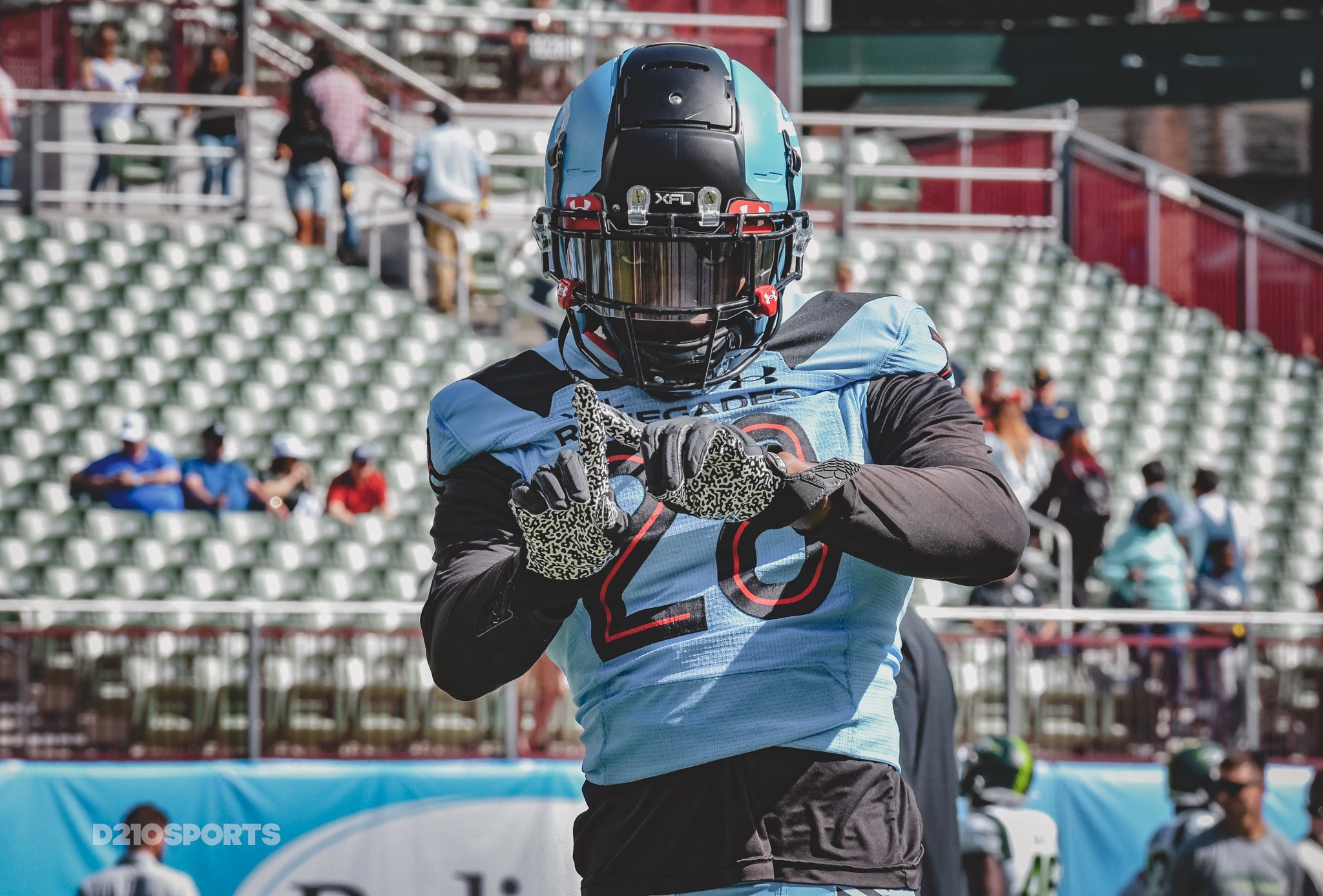 Dallas Renegades' uniforms, helmet